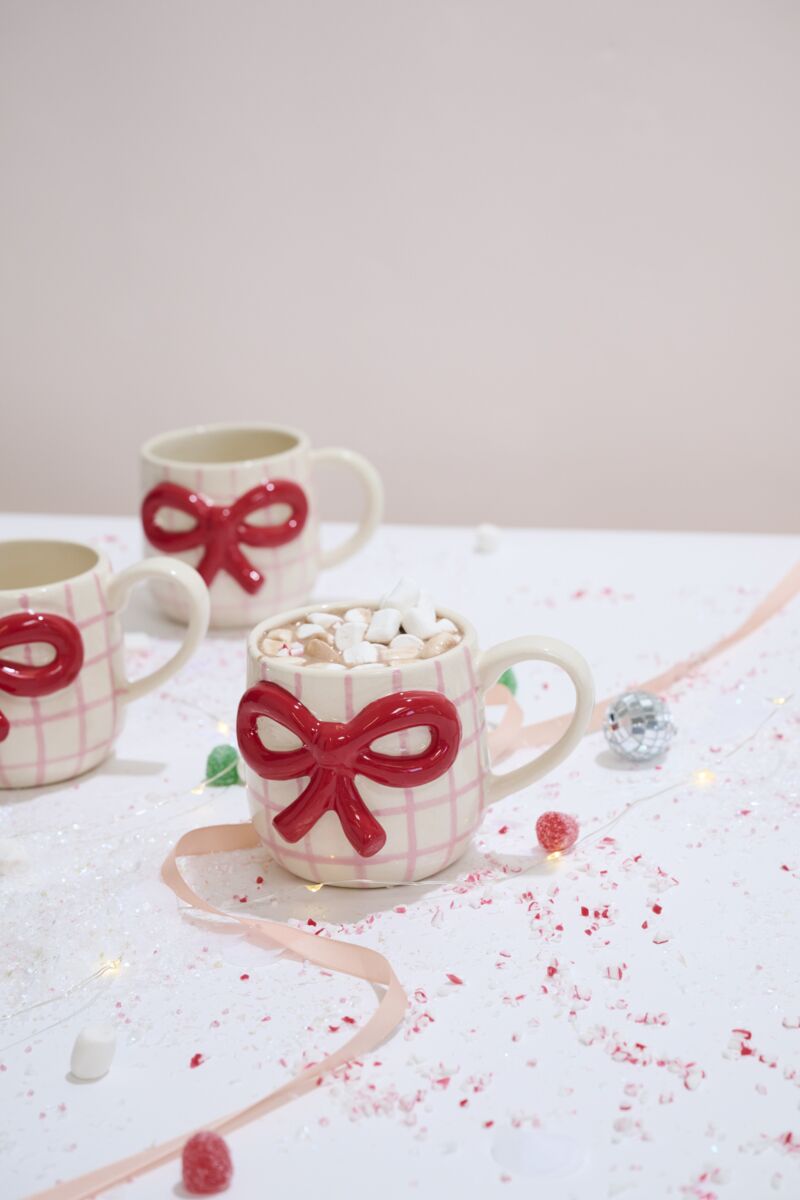 Fancy red bow mug